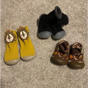 Lot of stretchy sock shoes